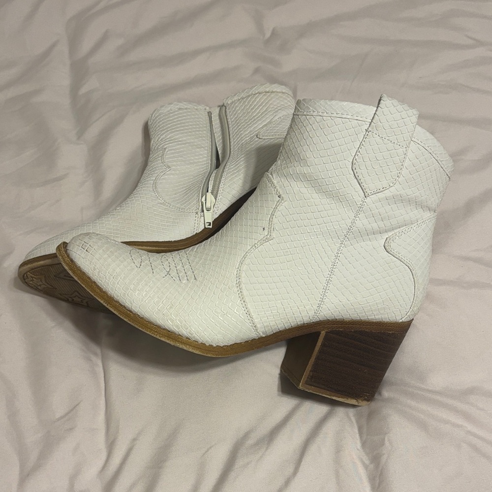 Dirty laundry booties
